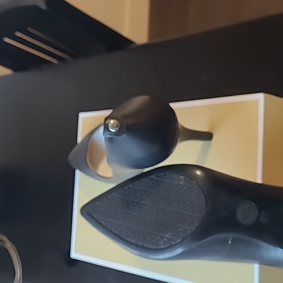 Shoes - Picture 4 of 4